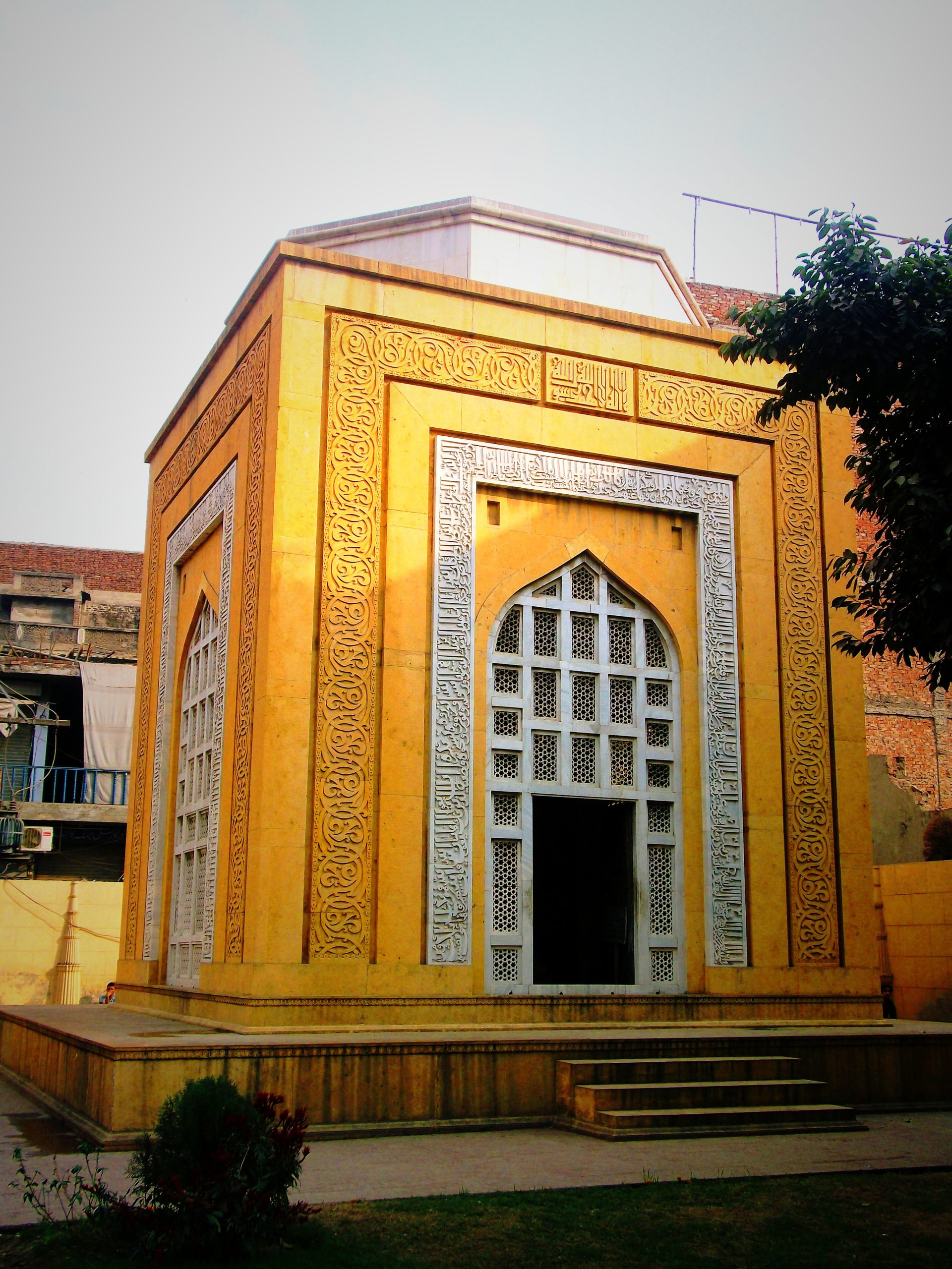 Tomb of Qutb ud-Din Aibak | Lahore | قطب‌الدین ایبک کا مزار