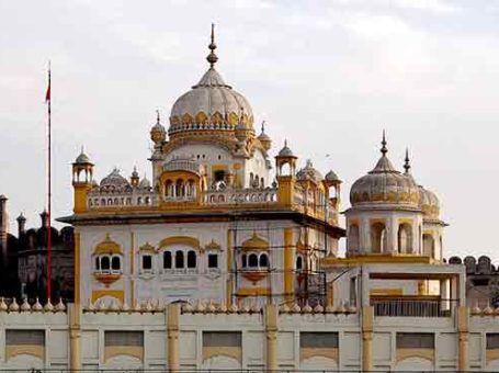 Samadhi of Raja Ranjhit singh | Lahore |