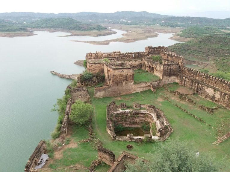 Throchi Fort | Kotli