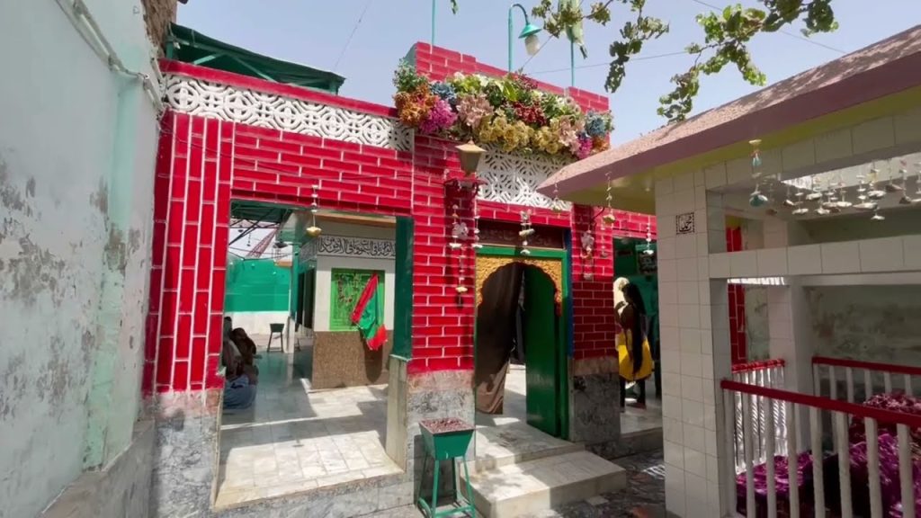 Shrine of Hajinah Shah Huzoori | Rohri | Sukkur |