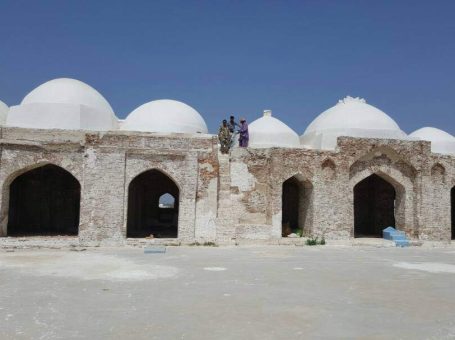 Pir Patho Tower and Mosque | Thatta |